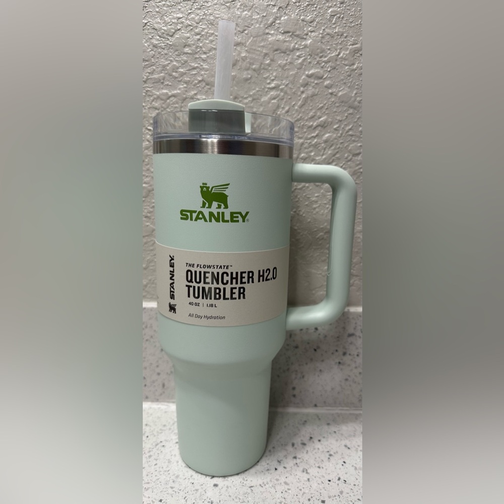 Stanley Quencher H2.0 FlowState 40oz Tumbler, GREEN DIVINE